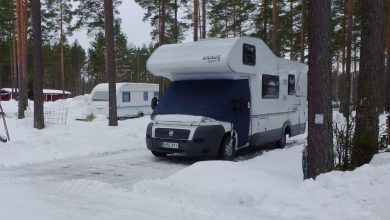 Talvimatkailua kolmen vuodenajan matkailuautolla, Knaus Sport Traveller 700 DKG Travel light